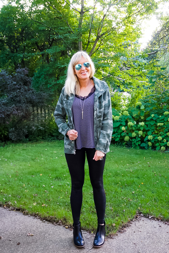6 Comfy Fall Leggings Outfits Doused In Pink